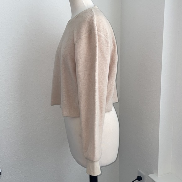 BROOKLYN CLOTH beige fleece crop top crewneck sweater in women’s size small. - Picture 4 of 10